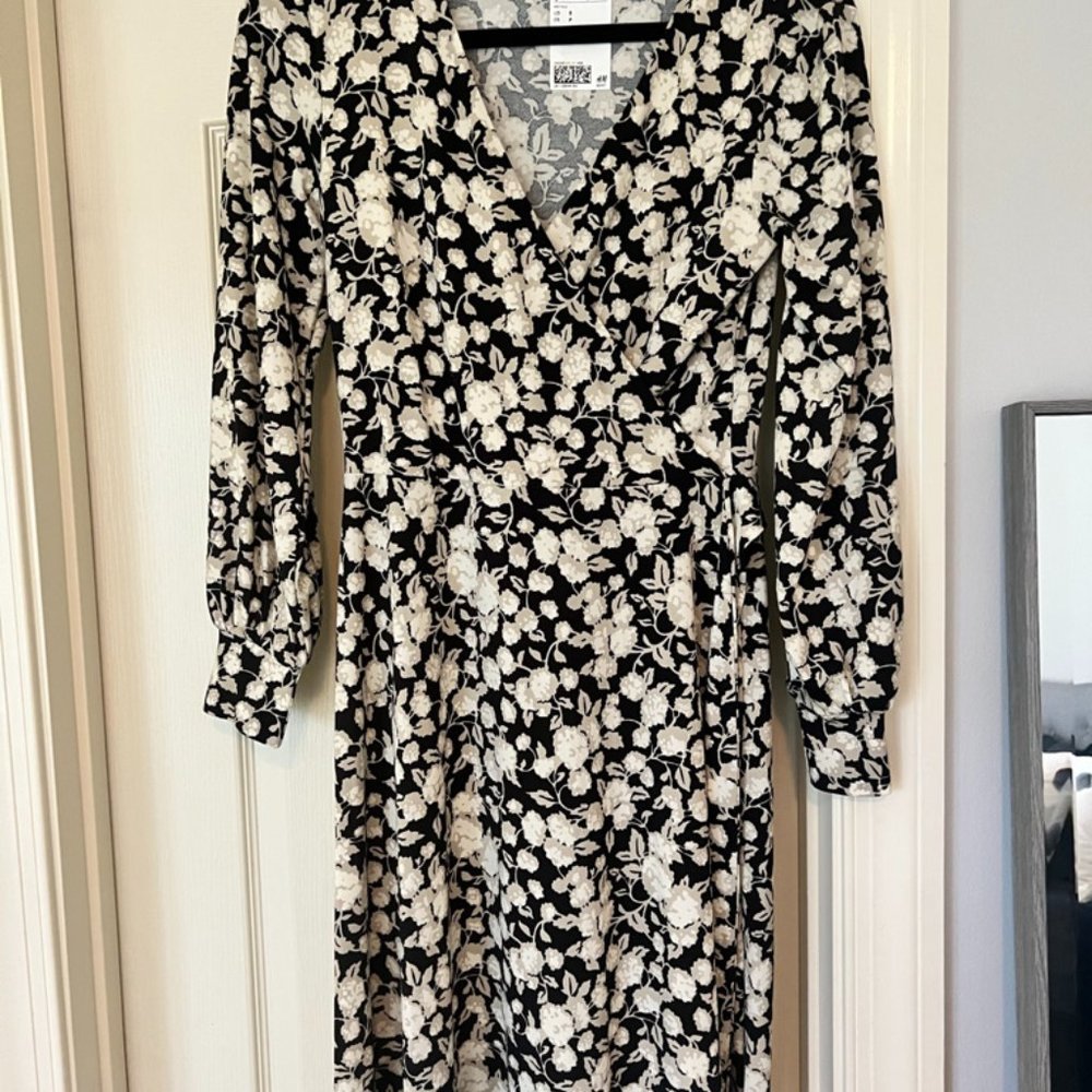 NWT H&M Black & Cream Dress SM